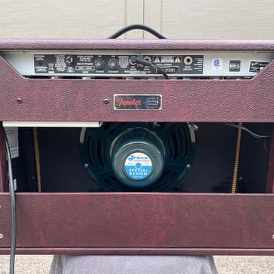 Fender '65 Deluxe Reverb Reissue "Bordeaux Blues" FSR Limited Edition 22-Watt 1x12" Guitar Combo 2012 - 2014 - Wine Red image 4