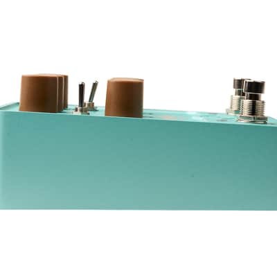 Universal Audio UAFX Del-Verb Vintage Reverb & Delay Effects Pedal PROAUDIOSTAR image 3