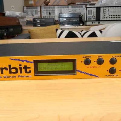 E-MU Systems Orbit 9090 V2 'The Dance Planet' Rackmount 32-Voice Synthesizer 1996 - Yellow image 2