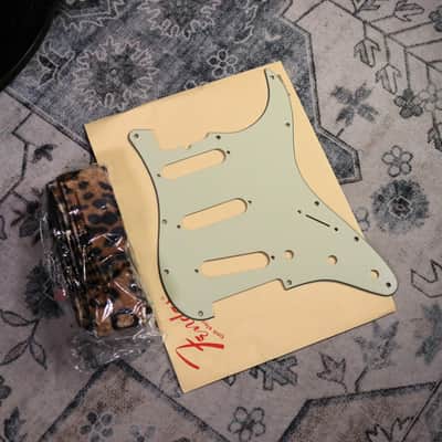 Fender Limited Edition Bruno Mars Stratocaster Signature - Maple Fingerboard, Mars Mocha image 12
