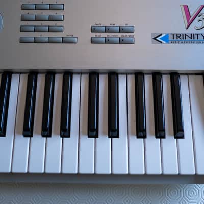 Korg Trinity V3 61-Key 32-Voice Polyphonic Workstation 1998 - Silver image 7