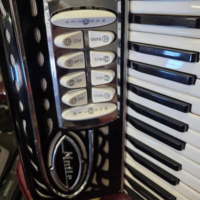 International Centromatic Piano Accordion 41/120 W Case And Straps image 4