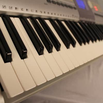 Used Yamaha PSR-295 Portatone 61-Key Touch-Sensitive Musical