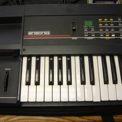 Ensoniq Mirage DSK Digital Sampling Keyboard 1987 image 2