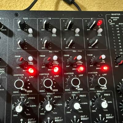 Playdifferently Model 1.4 4+2 Channel Analog Mixer - Black image 4