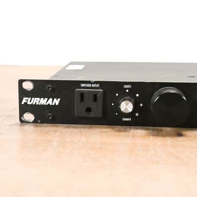 Furman M-8Lx 15A Merit Series Power Conditioner with Lights CG013ZY image 4