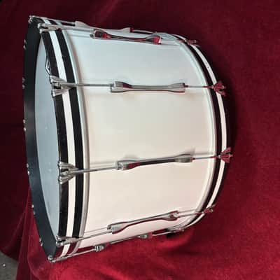 Ludwig Classic Maple 26” Marching Bass Drum 26” x 14” - White image 9