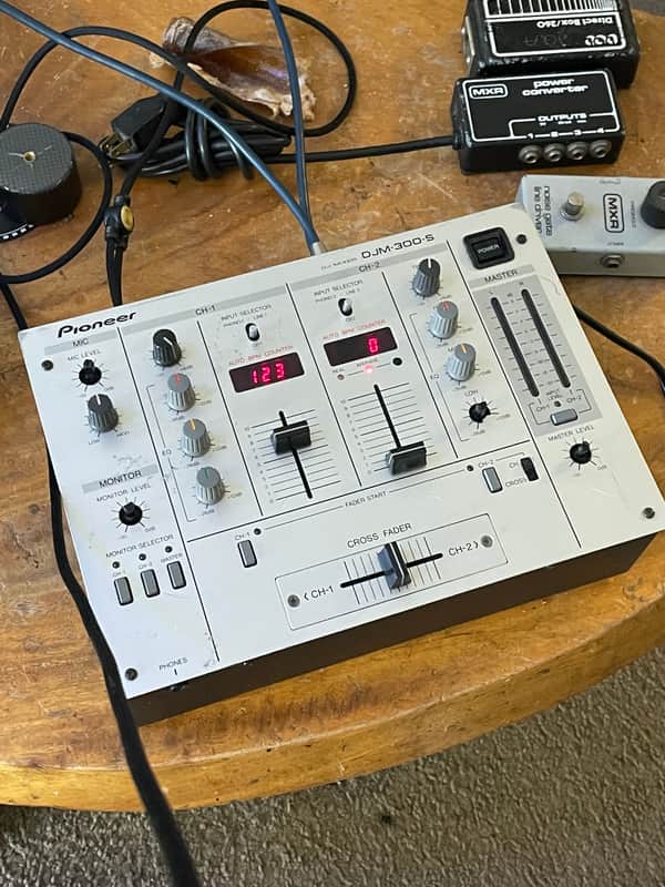 Pioneer DJM-200 S 2 Channel DJ Mixer image 1