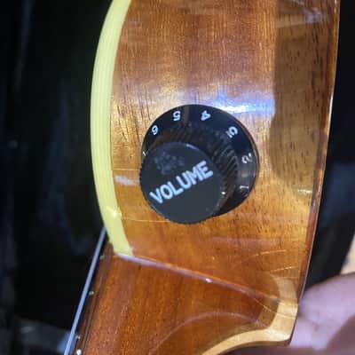 Leilani Hawaiian Koa Concert Ukelele Electric c2010 - Natural image 12