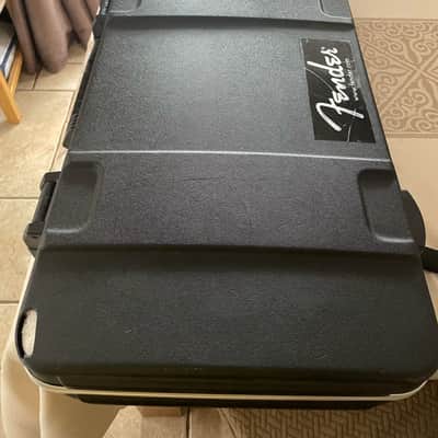 Fender Stratocaster ButtercreamYellow - SSS - Maple Neck + Fender ABS Molded Hard Case image 12