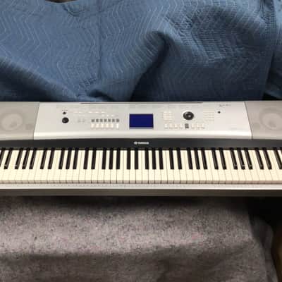 Yamaha DGX-520
