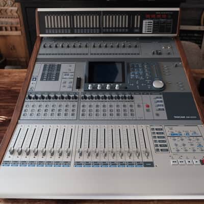 Tascam DM-3200 digital mixer DM-3200/MU-1000 Meter Bridge + IF-FW/DM FireWire Card Included image 2