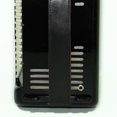 Hohner Riviera III Lightweight 5 Rows Button Accordion C Griff made in Germany Fisarmonica Akkordeon Musical Instrument, New Straps, 2497 image 10