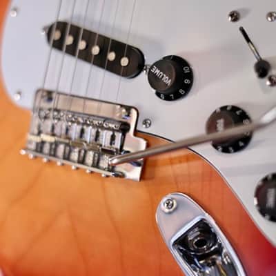 Fender Player II Stratocaster 2024 - Present - Aged Cherry Burst image 5