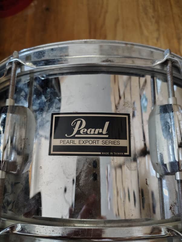 Pearl Export Series 1980s drumkit w/ hardware & two cymbal & Hi hat stands. No cymbals included image 1