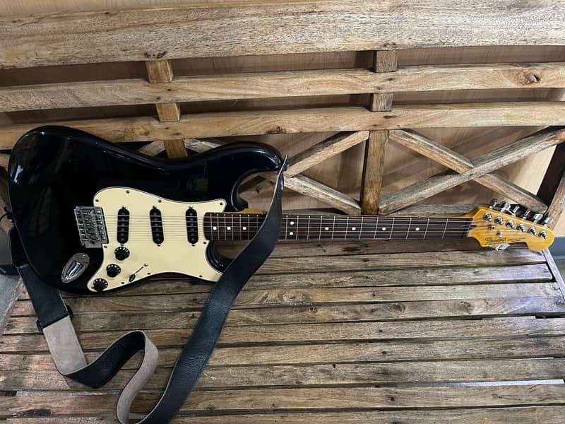 Fender Stratocaster 2000s - High-gloss black image 1