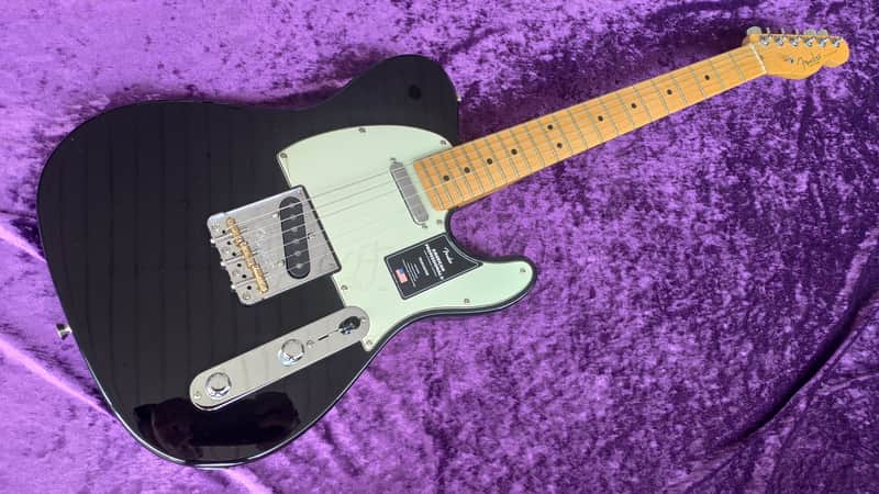 Fender American Professional II Telecaster * mint condition * Push/Pull switch * comes with original Fender Case / accessories *