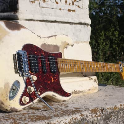 Handyman Mick Mars Stratocaster "The Dirt" 2019 Vintage white image 13