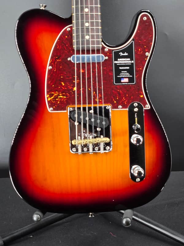 Fender American Professional II Telecaster®, Rosewood Fingerboard, 3-Color Sunburst image 1