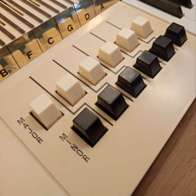 Bontempi Electric Chord Organ 60s image 3