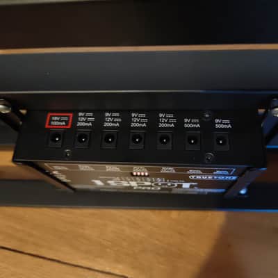 Pedaltrain Classic JR Pedalboard w/ Deluxe Soft Case & Truetone 1 SPOT Pro CS7 Power Supply image 5