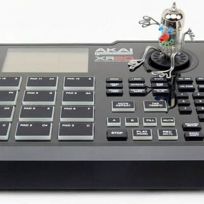 Akai XR 20 Beat Production Center Synth Drum Machine +Neuwertig+ OVP + Garantie image 5