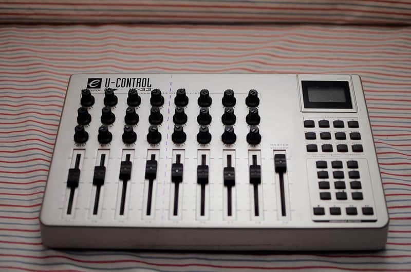 Evolution UC-33e Silver image 1