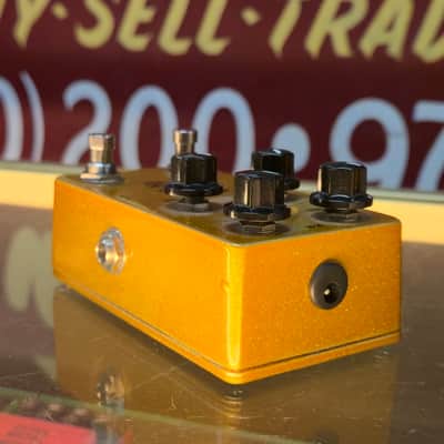 Black Cat Mini-Trem 2010s - Gold image 4