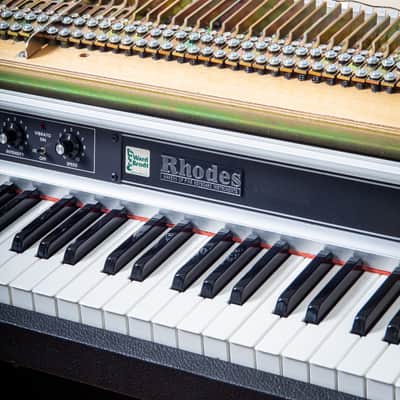 1982 Rhodes Mark II Suitcase 73 "Rod" image 17