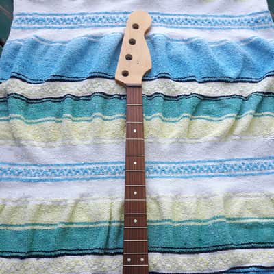 WD 21 Fret Jazz Bass Neck Rosewood Fretboard 34" Scale image 1