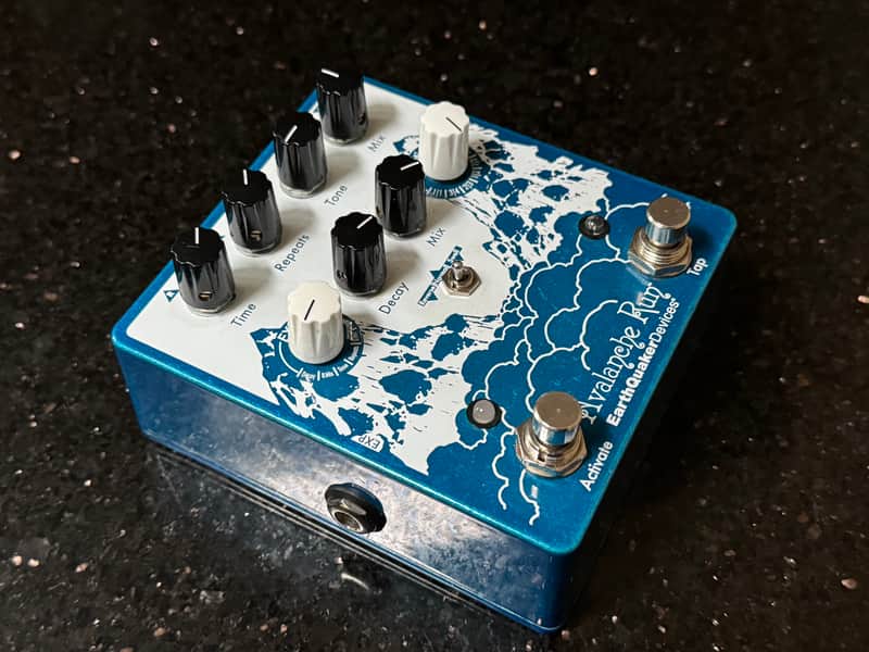 EarthQuaker Devices Avalanche Run Stereo Reverb & Delay with Tap Tempo V2