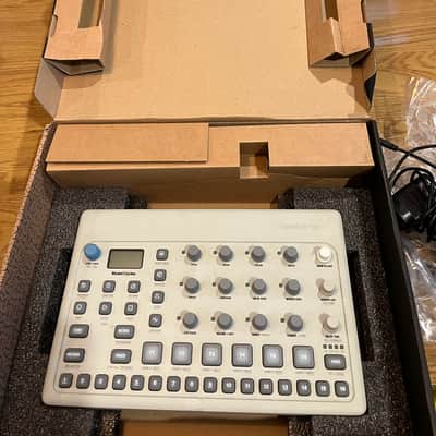 Elektron Model:Cycles 6-Track FM Groovebox – Great Condition with Box & Accessories image 4