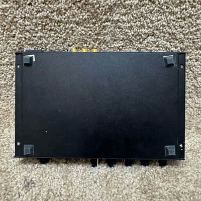 Shure SCM268 A 4-Channel Mic Microphone Mixer image 8