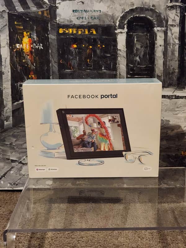 Facebook Facebook Portal 10" Smart Video Calling Device Smart Camera & Alexa 2020 - Black Bild 1