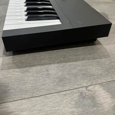 Native Instruments Komplete Kontrol A49 2018 - Present - Black image 5