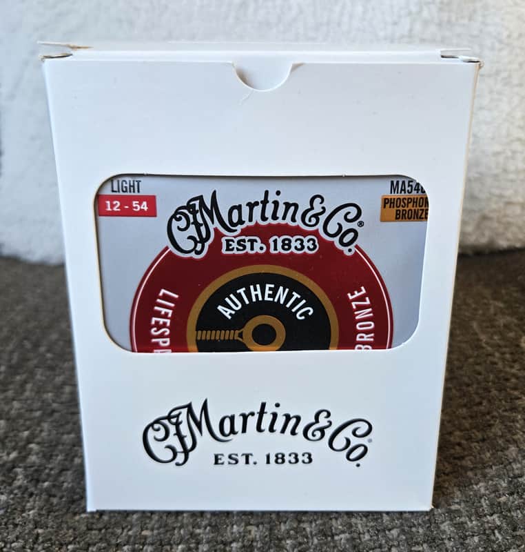 Martin MA540T Authentic Acoustic Lifespan 2.0 Phosphor Bronze Acoustic Guitar Strings - Light (.12 - .54)