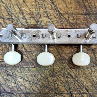 Vintage RARE 1969 Kluson Double Line BASS SIDE 3x3 on a plate Guitar Tuners Luthier Parts image 4