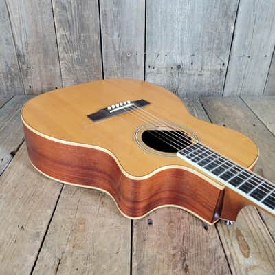 Larrivee OMV-03 2004 Mahogany W/ stock pickup system & hard case- Natural image 10