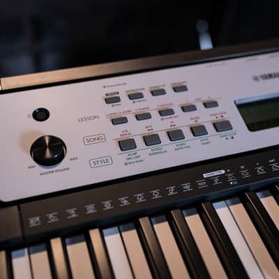 Yamaha YPT-270 61-key Portable Keyboard B-STOCK image 3