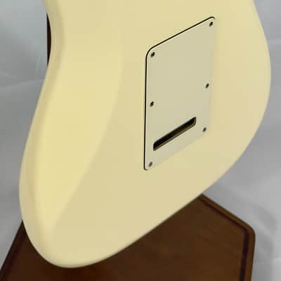 Fender Stratocaster Left Handed MIM Mexico 2011 - Cream image 13