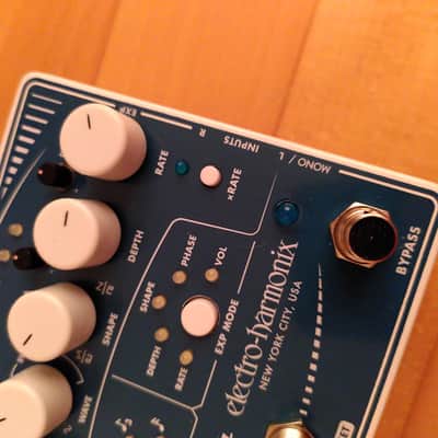 Electro-Harmonix Super Pulsar Stereo Tap Tremolo 2015 - Present - Blue image 8
