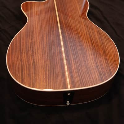 Martin OMC-28E 2016 image 4