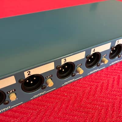 Radial SW8 MK2 8-Channel Passive Auto-Switcher + 2 Power Supplies ! image 4
