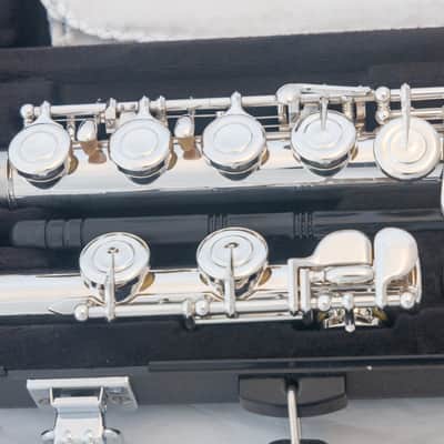 Yamaha YFL-222 Standard Silver-plated Flute *Cleaned & Serviced *Ready to play image 3