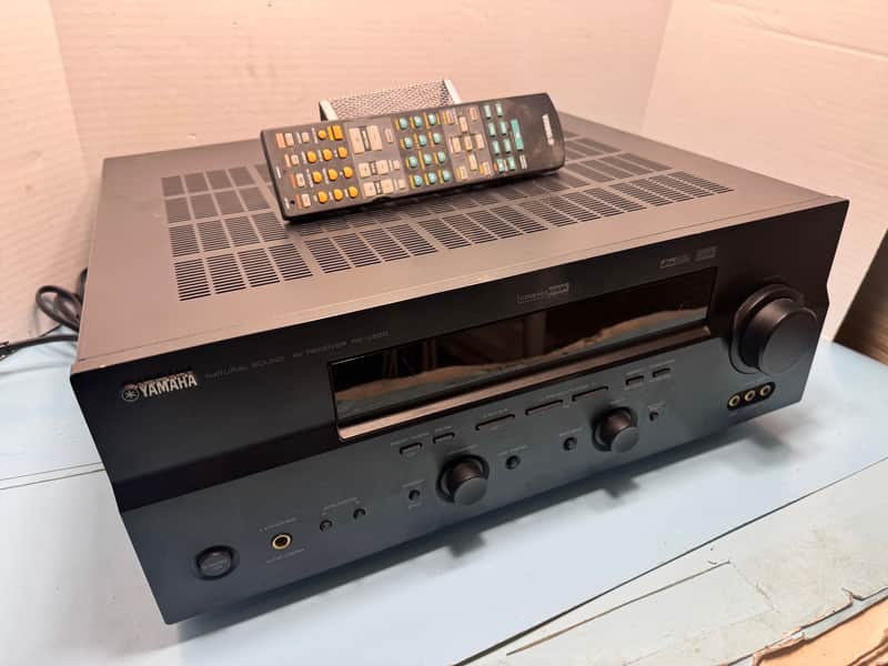 Yamaha RX-V550 7.2 Channel Receiver bundled with Remote ~ Tested Works Great image 1
