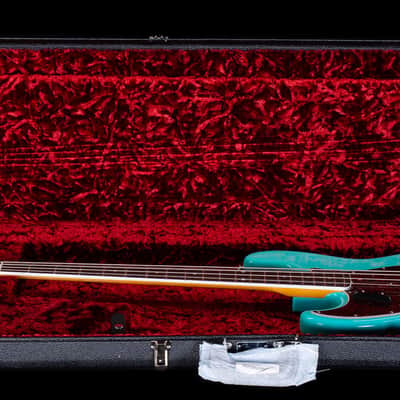 Fender American Vintage II 1966 Jazz Bass Rosewood Fingerboard Sea Foam Green (722) image 7