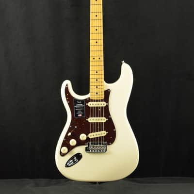 Fender American Professional II Stratocaster Left-Hand Olympic White Maple Fingerboard image 2