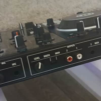 Native Instruments Traktor Kontrol S2 mk2 2010s - Black image 4
