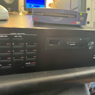 Roland S-550 Sampler - 12-Bit Sampler (1987) + SCSI + Gotek USB Drive like Akai S612 S700 image 9