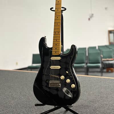 Fender Stratocaster MIM 2018 with mods image 1